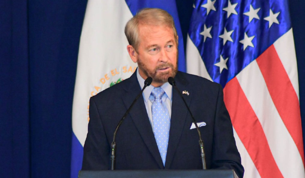 Trump nomina a ex soldado de fuerzas especiales como embajador de EEUU ...
