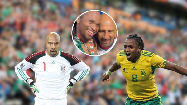 El Conejo Pérez y Siphiwe Tshabalala se reencontraron después del juego que protagonizaron 16 años atrás para el Mundial de Sudáfrica 2010.