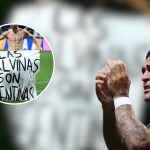 Argentina corre el riesgo de sufrir un castigo por parte de la FIFA, luego de desplegar una polémica pancarta durante la celebración de su triunfo ante Inglaterra.