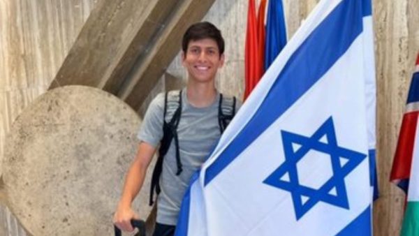 Jürgen Damm desató la polémica en redes sociales por un comentario fuera de lugar en su debut como comentarista deportivo.