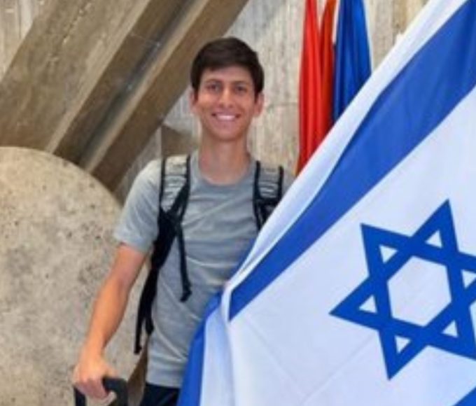 Jürgen Damm desató la polémica en redes sociales por un comentario fuera de lugar en su debut como comentarista deportivo.