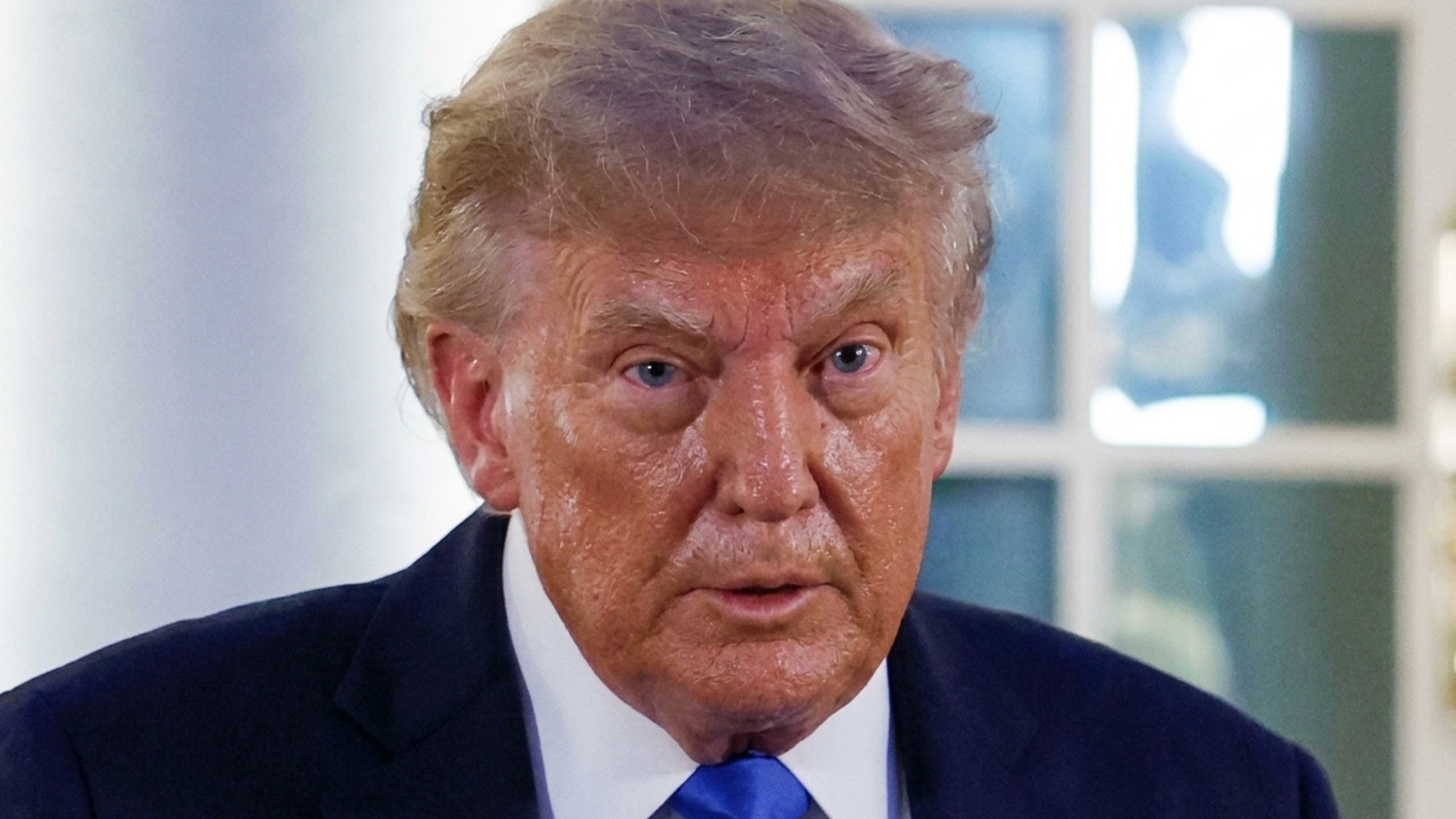 Donald Trump ha generado mucha especulación en redes sociales tras las imágenes difundidas después de la cena que ofreció en la Casa Blanca.
