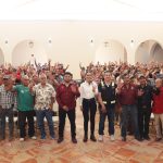 Laura Imelda con productores de ladrillo