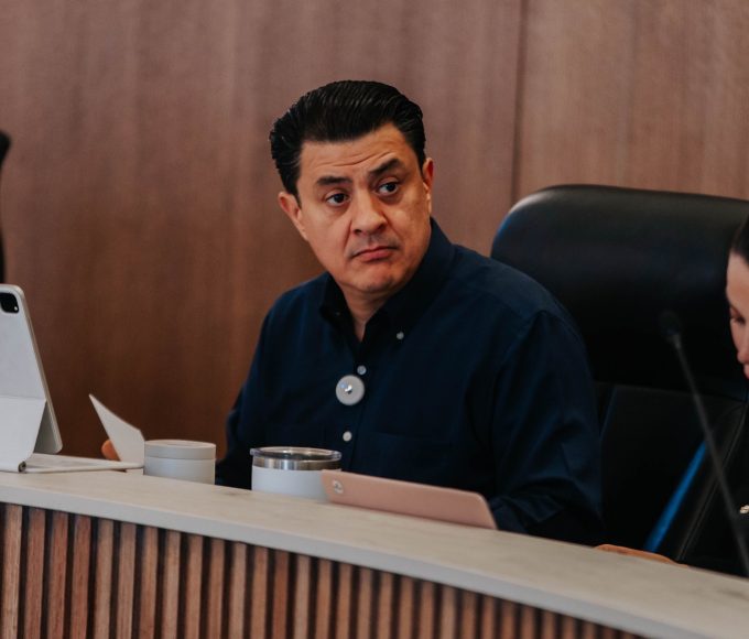 Chema Martínez en sesión del pleno.